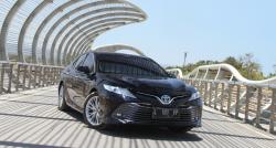 Fitur-Fitur Canggih pada Toyota Camry Hybrid Memanjakan Penumpang