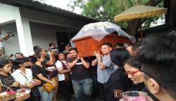 Ribuan Warga Antar Jenazah Djaduk Ferianto ke Pemakaman di Bantul<