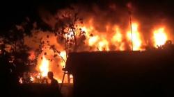 122 Gerbong KA di Stasiun Cikaum Subang Terbakar, 5 Mobil Damkar Dikerahkan