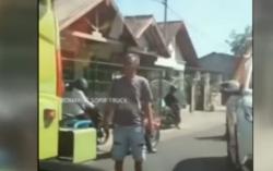 Video Viral Pria Todongkan Pistol ke Sopir Truk di Kediri
