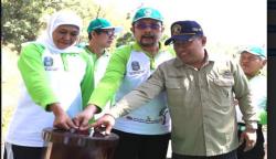 Gubernur Khofifah Gagas Penangkaran Cenderawasih dan Kakatua di Jatim