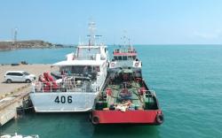 Video Bakamla Tangkap Kapal Diduga Bermuatan BBM Ilegal di Perairan Cilegon