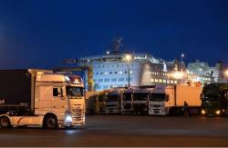 25 Imigran Hidup Ditemukan Dalam Truk Berpendingin di Atas Kapal di Belanda
