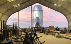 SpaceX Akan Kirim Starship ke Bulan pada 2022