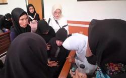 Sidang Putusan Perdata First Travel Ditunda, Seorang Ibu Pingsan