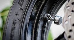 Cegah Ban Motor Cepat Botak, Ini Perawatan yang Harus Dilakukan