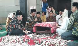 Mahfud MD Pimpin Pengucapan Dua Kalimat Syahadat Deviani Nathalia