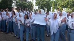 Ratusan Siswa SMKN I Trowulan Mojokerto Demo di Hari Pertama Ujian, Desak Kepala Sekolah Mundur
