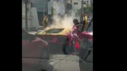 Mobil Lamborghini Terbakar di Jalan Mayjen Sungkono Surabaya, 2 Wanita Berhamburan Keluar