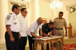 Pemprov DKI dan PT KAI Kerja Sama Bentuk Perusahaan Transportasi Jabodetabek Integrasi