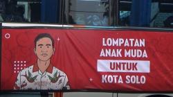 Gibran Kepergok Blusukan ke Pengusaha Batik di Solo<