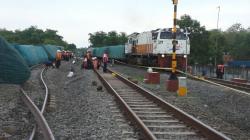 Evakuasi KA Terguling di Stasiun Doplang Blora Masih Berlangsung, Arus Kereta Hanya Pakai 1 Jalur