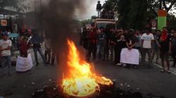 9 Bulan Tak Digaji, Petugas Kebersihan Segel Kantor Lingkungan Hidup Parepare