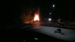 Mobil Pikap Tiba-Tiba Terbakar di Kawasan Gunung Gumitir Jember, Sopir Selamat