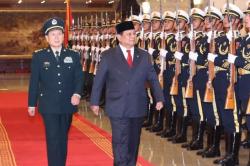Begini Hangatnya Prabowo dan Menhan China di Tengah Dinginnya Salju Beijing