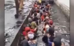 Video Viral Puluhan Pekerja Honorer PPSU Direndam di Saluran Air Got Kotor Jakarta Barat