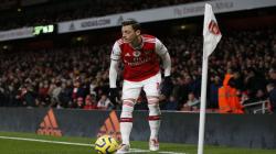 Ozil Bela Muslim Uighur, Stasiun TV China Tak Siarkan Arsenal Vs Manchester  City