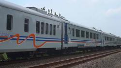 Ratusan Penumpang KA Ranggajati Kepanasan akibat Gerbong Pembangkit Listrik Mati