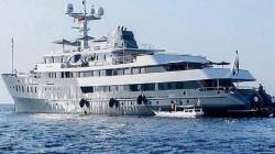 Kapal Pesiar Aqua Blu yang Tabrak Karang di Pulau Wayag Raja Ampat Diduga Masuki Zona Aman