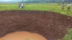 Lubang Raksasa di Maros Viral, Ahli Geologi Akan Didatangkan ke TKP