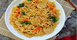 Musim Hujan, Enaknya Makan Mi Goreng Bakso Ikan Pedas