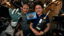 Berkat Oven Khusus, Astronot Berhasil Bikin Kue di Stasiun Luar Angkasa