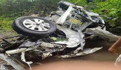 Sopir Mabuk, Mobil Innova Tabrak Gapura di Semarang, 3 Orang Tewas   