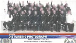 30 Sipir Penjara di AS Dipecat karena Memberi Hormat ala Nazi