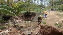 Baru Dibangun September, Talud 25 Meter di Gunungkidul Ambrol setelah Diterjang Banjir