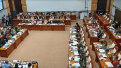 Raker dengan Komisi VIII DPR, Menag Dicecar soal Cadar dan Celana Cingkrang