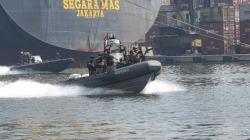 Ratusan Personel Batalyon Intai Amfibi dan Komando Pasukan Katak TNI AL Amankan Pelabuhan