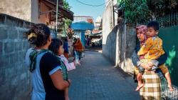 Getaran Gempa 6,0 SR Nusa Dua Bali, Warga Lombok Panik Berhamburan Keluar Rumah