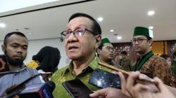 Akbar Tanjung : Saya Kehilangan Sosok Fahmi Idris, Kami Berjuang Bersama sejak Mahasiswa