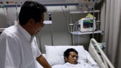 Jubir Kepresidenan dan Menkes Jenguk Adian Napitupulu di RS Siloam Kebon Jeruk