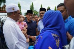 Jenguk Kepala Desa Nono, Sandi: Semoga Hukum Tidak Tumpul ke Atas