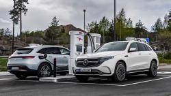 Mercedes-Benz Ciptakan Baterai Mobil Listrik dari Air Laut