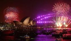 Dunia Antusias Sambut 2020: dari Kembang Api, Pesta Meriah hingga Salju Buatan