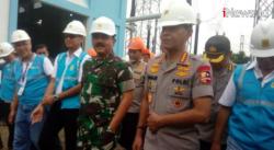 Video Panglima TNI dan Kapolri Kunjungi Gardu Induk PLN Kembangan yang Terendam Banjir