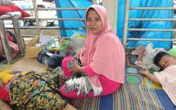 Warga Korban Banjir Mengungsi di Halte Busway, Ingin Ketemu dan Curhat ke Anies