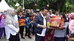 Mentan Salurkan 11 Truk Berisi Sembako untuk Korban Banjir Jabodetabek