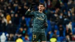 Ancelotti Murka Courtois Tak Masuk 10 Besar Kiper Terbaik Dunia