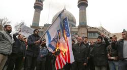 Berkabung, Ribuan Warga Iran Bakar Bendera AS Peringati Kematian Komandan Pasukan Elite Garda Revolusi