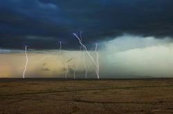 Kebakaran Hutan Masih Mengancam, Australia Kini Bersiap Diterjang Topan Tropis Blake