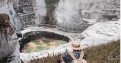 Wisata Gresik, Bukit Kapur Sekapuk Terlihat Unik dengan Bebatuan Mirip Kastil