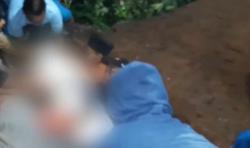 Video Warga Tasikmalaya Tewas Digigit Ular Hitam saat Asyik Mencangkul Sawah