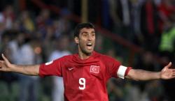 Hakan Sukur, Pemain Legendaris Timnas Turki yang Kini Jadi Sopir Taksi