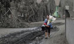 Presiden Duterte Kunjungi Kota Batangas yang Hancur akibat Letusan Gunung Taal