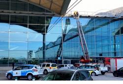 Bandara di Kota Wisata Spanyol Terbakar, Lalu Lintas Udara Ditutup