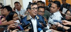 Datang ke DPR Ditanya soal Ronny Sompie, Suara Yasonna Langsung Meninggi