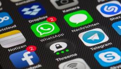 Facebook Stop Rencana Masukkan Iklan ke WhatsApp